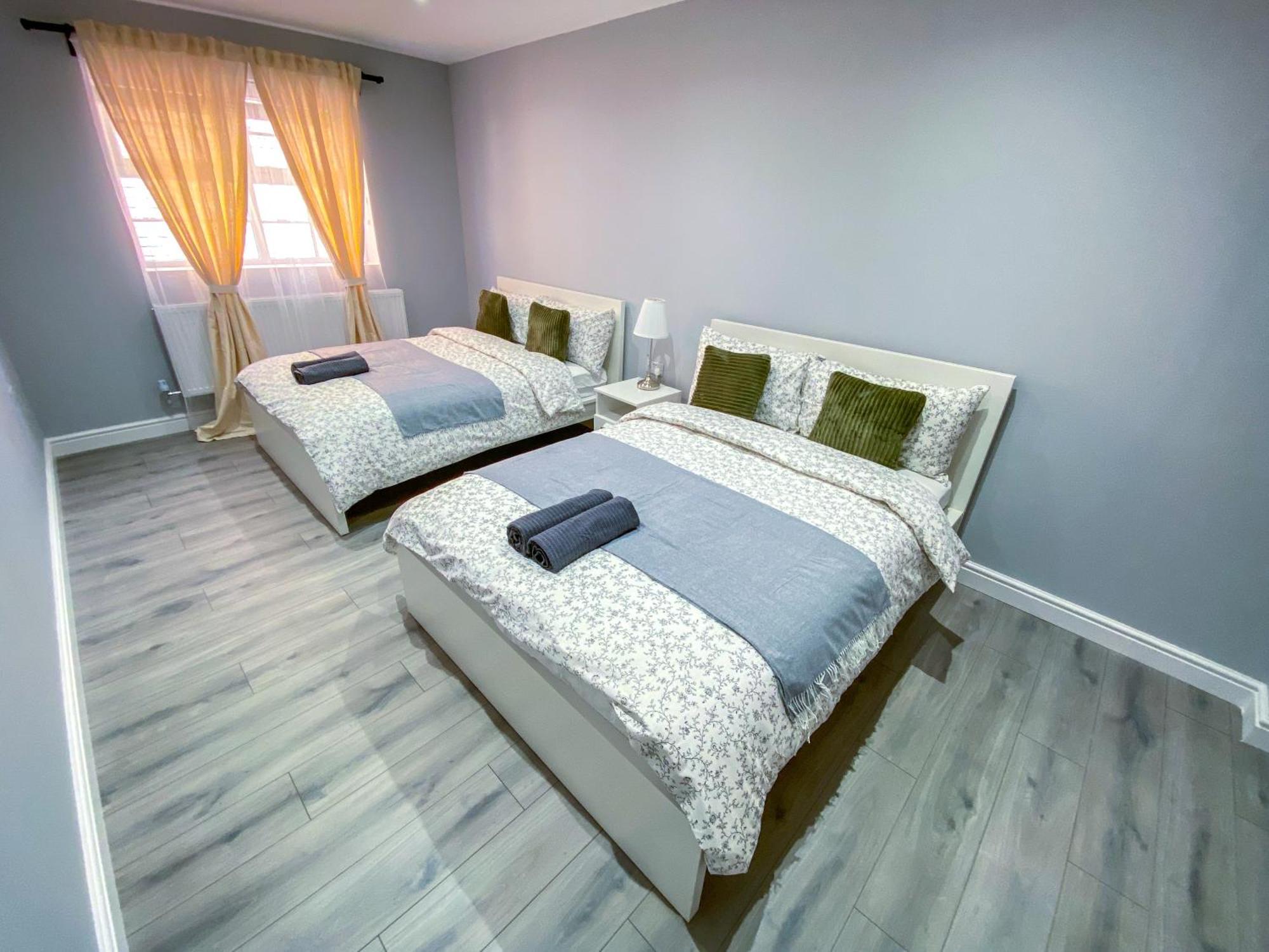 Modern 1-Bedroom Flat, 5 Guest, London - F2 ภายนอก รูปภาพ